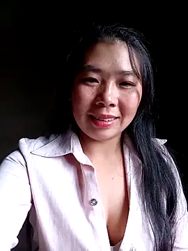 Snapshot of quynhkoolbae chatting on October 4, 5:35 am quynhkoolbae online show from October 4, 5:35 am