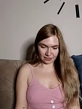 KisaVixen online show from April 14, 7:36 pm