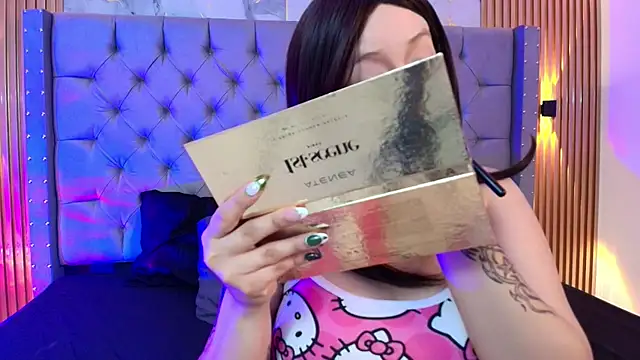 Suxan White  online show from March 10, 12:31 pm