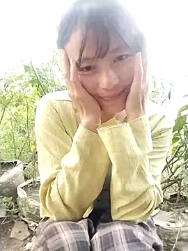Snapshot of linda_bae00 chatting on October 12, 10:39 am linda bae00 online show from October 12, 10:39 am