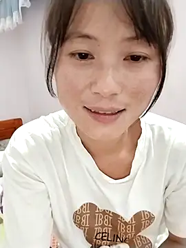 Snapshot of linda_bae00 chatting on October 9, 10:19 am linda bae00 online show from October 9, 10:19 am