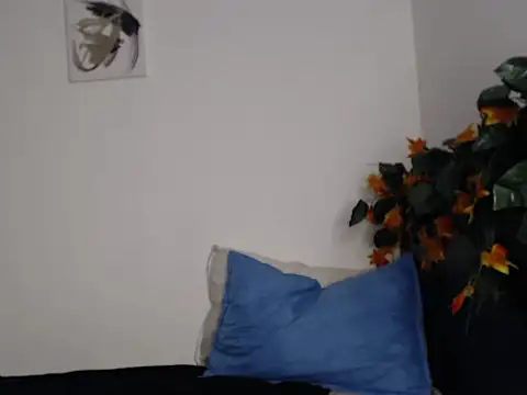 Snapshot of __abrill__ chatting on October 17, 2:37 am abrill online show from October 17, 2:37 am