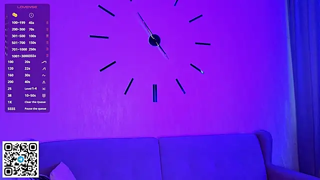 AlberthaEscue online show from October 29, 4:28 am