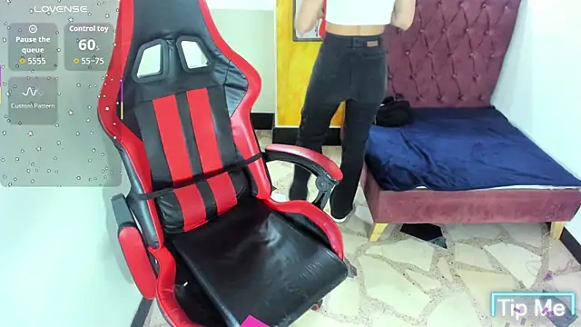 alison moon7 online show from December 18, 1:49 pm