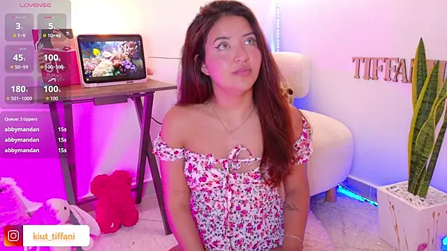 Kiut tiffanii online show from November 27, 7:28 pm