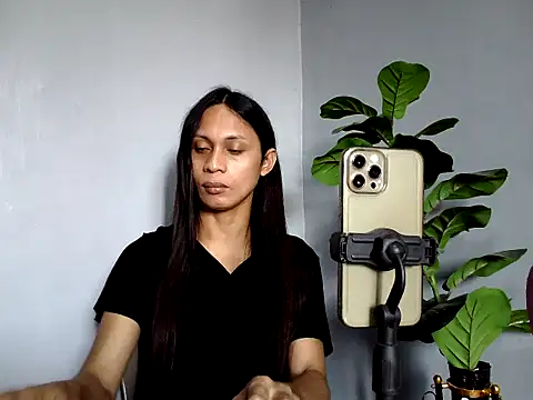 Snapshot of missruffa chatting on September 23, 5:05 am missruffa online show from September 23, 5:05 am