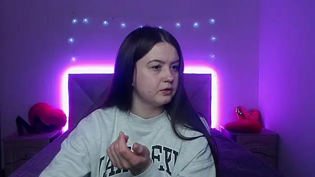 MavkaCute online show from February 9, 7:05 pm