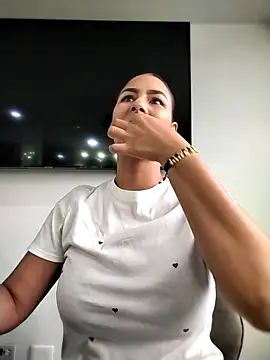 gabysanta  online show from March 12, 1:25 pm