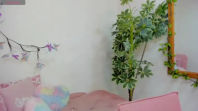 SaraWagner  online show from February 8, 12:36 am