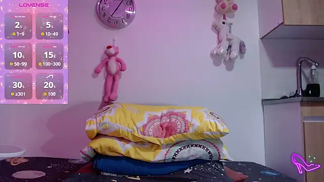 AllysonStonne online show from April 5, 9:58 pm