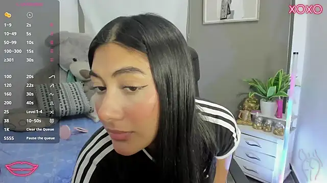 Allison 19   online show from November 25, 4:03 am