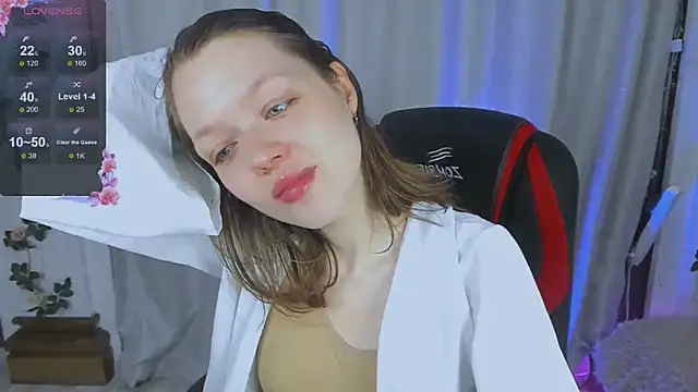 Lunar Lily online show from October 15, 5:32 am