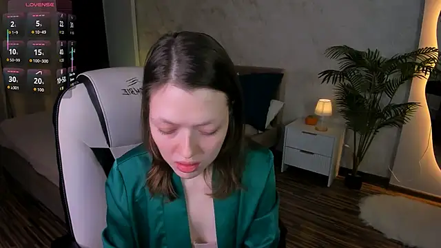 Lunar Lily online show from November 11, 5:36 am