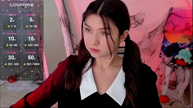 Sandra Curly online show from October 31, 8:35 pm