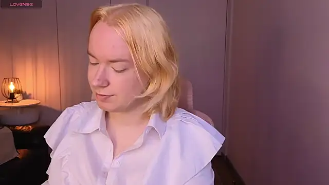 Amanda Butlerr online show from May 29, 2:15 pm