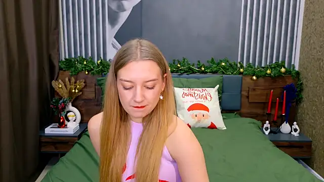 DarcyWilsy online show from December 15, 3:50 pm