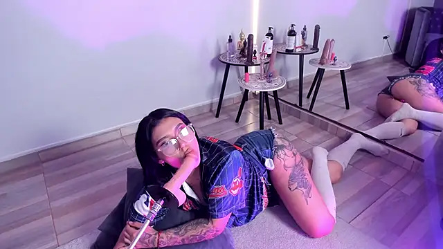 emy williams online show from April 10, 7:20 pm