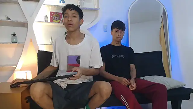 BEAUTY BOYS1 online show from October 11, 7:13 am