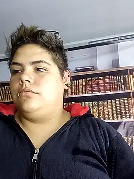 Snapshot of Hailey_Curvy chatting on October 12, 4:04 am Hailey Curvy online show from October 12, 4:04 am
