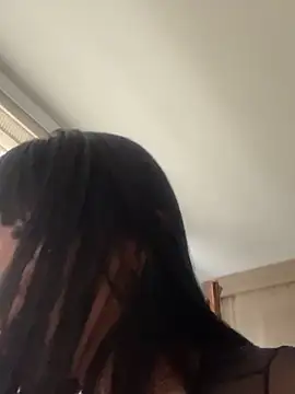 BrendaCrean online show from October 31, 3:27 pm