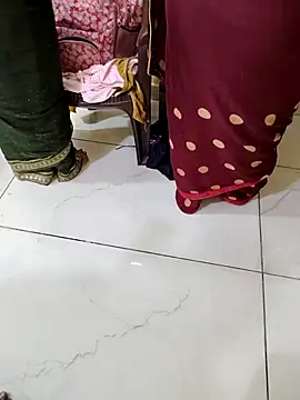 Hot modal online show from April 18, 4:42 pm