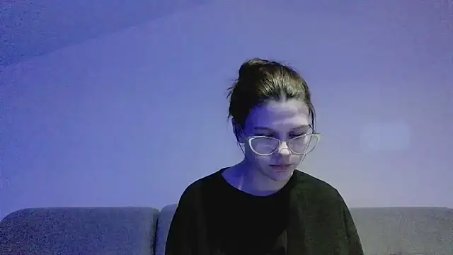 LaVostraDorothy online show from January 7, 8:45 pm