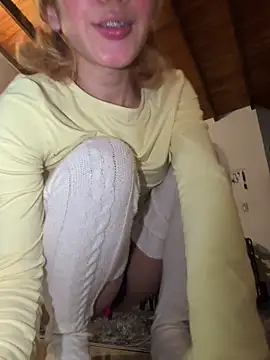 SweetBunnyGF online show from April 24, 3:31 am