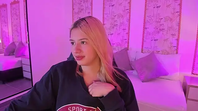 daniand  online show from November 13, 2:32 am