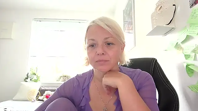 Snapshot of Linsy_Kim chatting on September 17, 5:38 am Linsy Kim online show from September 17, 5:38 am