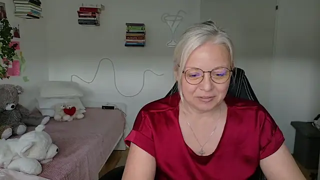 Linsy Kim online show from April 15, 2:06 pm