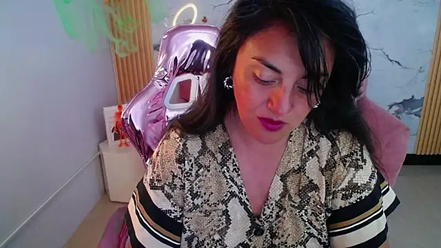 Snapshot of tamara_ch1 chatting on October 15, 2:47 am tamara ch1 online show from October 15, 2:47 am
