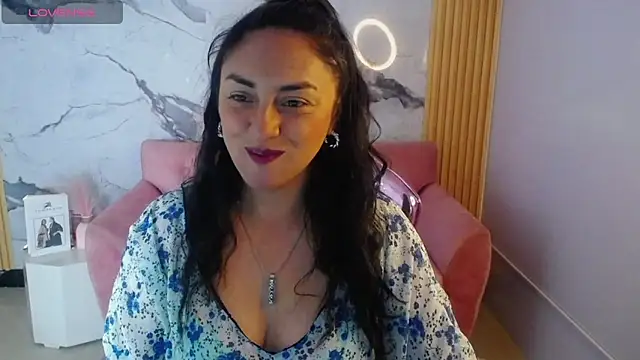 Snapshot of tamara_ch1 chatting on October 1, 3:22 am tamara ch1 online show from October 1, 3:22 am