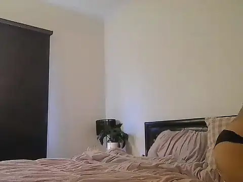 imyourgoodgirl69 online show from October 6, 7:25 am