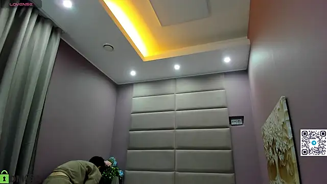 Adeline Perle online show from October 21, 1:09 am