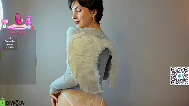 Snapshot of Adeline_Perle chatting on September 19, 1:15 am Adeline Perle online show from September 19, 1:15 am