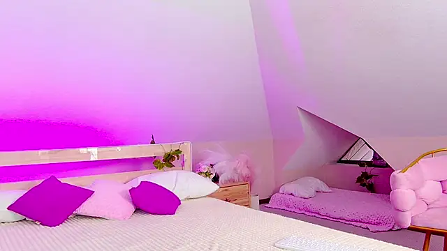 Liann Stark online show from November 7, 6:52 am