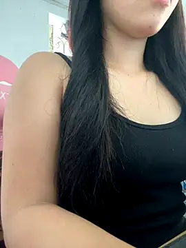 Snapshot of Clara8899 chatting on October 9, 9:13 am Clara8899 online show from October 9, 9:13 am
