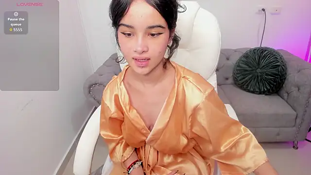 Snapshot of pekylove_ chatting on September 23, 9:29 am pekylove online show from September 23, 9:29 am