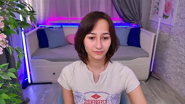 Snapshot of EmilySwonn chatting on September 18, 4:49 pm EmilySwonn online show from September 18, 4:49 pm