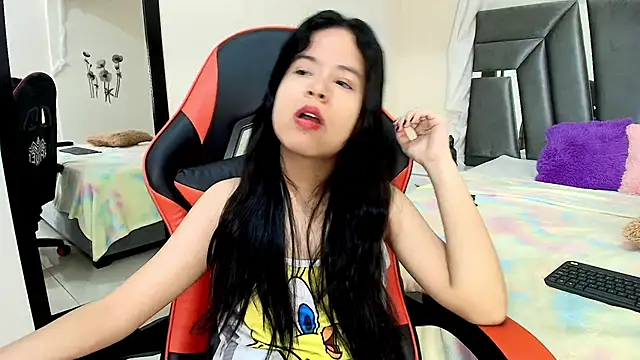 MiniLove 01 online show from April 17, 12:18 pm