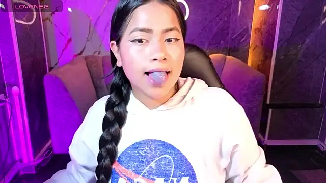 Victoria b  online show from October 30, 9:05 pm