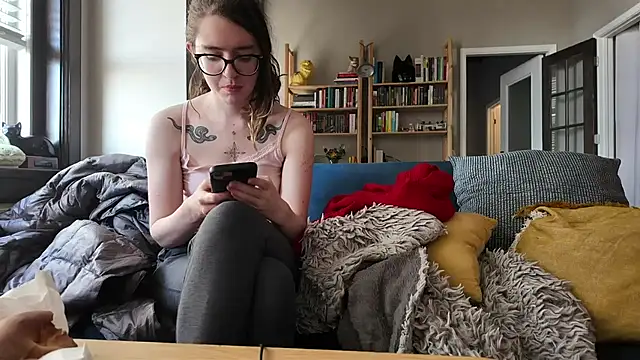 knottybunny online show from October 23, 1:39 pm