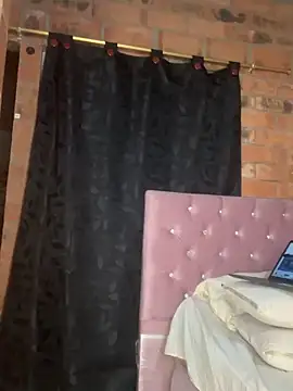 Jessyivonne online show from June 16, 4:35 am