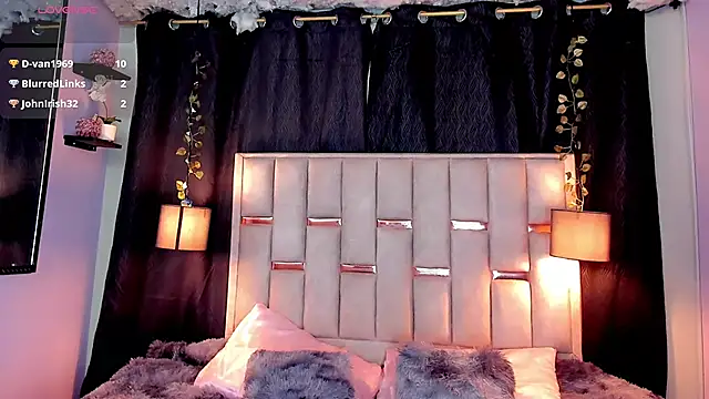 melody-rouss online show from October 3, 3:22 am