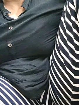 ARPITAGOYAL143 online show from November 18, 9:21 am