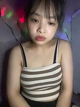 Snapshot of candy___123 chatting on October 2, 3:17 pm candy 123 online show from October 2, 3:17 pm