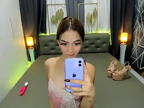 Caitlyn Naughty online show from October 21, 4:05 am