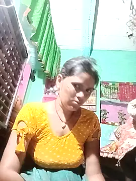 Snapshot of Sexy_queeny chatting on October 13, 6:54 pm Sexy queeny online show from October 13, 6:54 pm