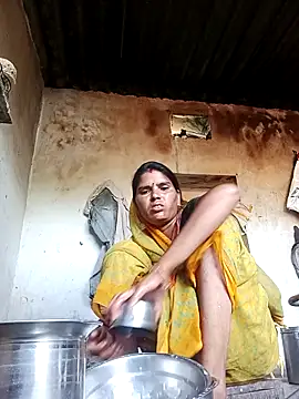 Snapshot of Sexy_queeny chatting on September 30, 3:45 am Sexy queeny online show from September 30, 3:45 am