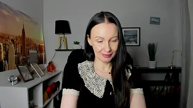 Velvet Jasmine online show from February 5, 7:00 am